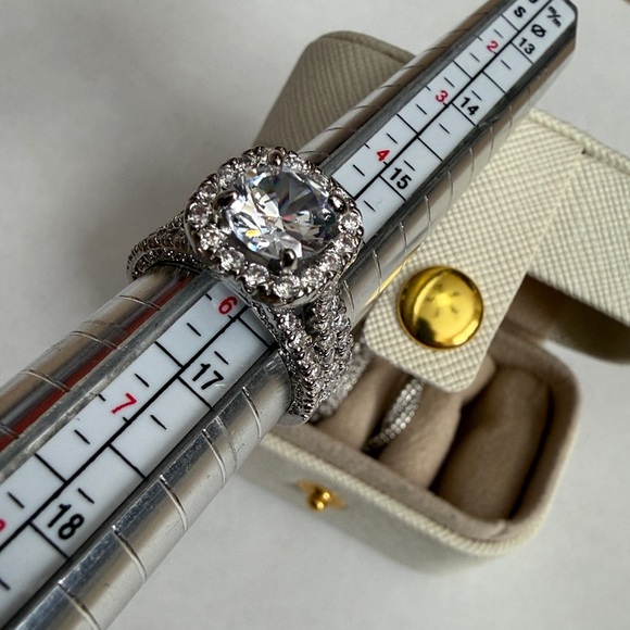 Elegant Rings Size 6 New In Box - Picture 6 of 6